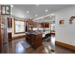 9 PARK Avenue W - 13