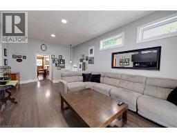 9 PARK Avenue W - 17