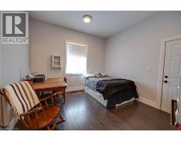 9 PARK Avenue W - 21