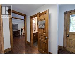 9 PARK Avenue W - 28