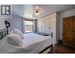 9 PARK Avenue W - 31