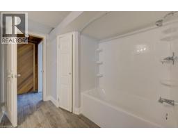 582 CHAMBERLAIN Road - 35