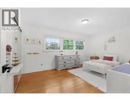17 HIGHLAND Crescent - 28