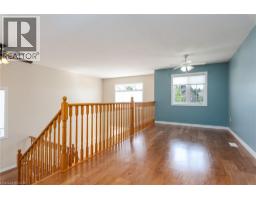 135 SCHWEITZER Crescent - 21