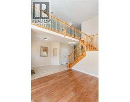 135 SCHWEITZER Crescent - 3