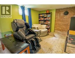 690 GUELPH Street - 14