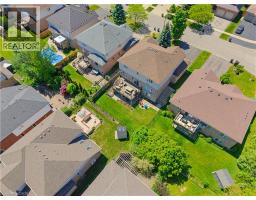 822 BIRCHMOUNT Drive - 47
