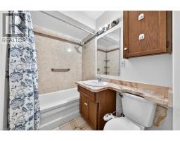 497 VICTORIA Street S - 21