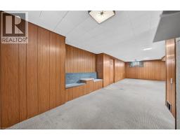 497 VICTORIA Street S - 34