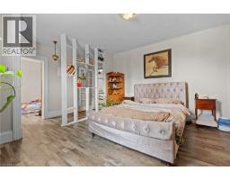 193 LOCKE Street N - 12