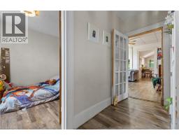 193 LOCKE Street N - 14