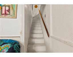 193 LOCKE Street N - 16
