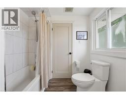 304 STONE CHURCH Road W - 23
