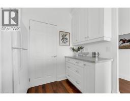 2511 LAKESHORE Road W UnitNo. 811 - 11
