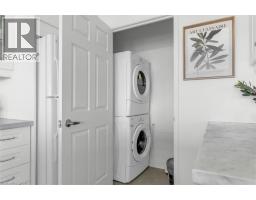 2511 LAKESHORE Road W UnitNo. 811 - 12