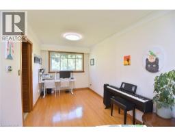 372 FENNELL Avenue W - 10