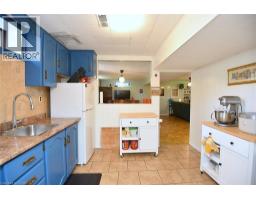 372 FENNELL Avenue W - 25