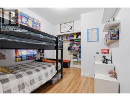103 CHALMERS Street N - 11