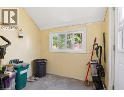 103 CHALMERS Street N - 21