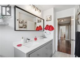 2 LORING Crescent - 27