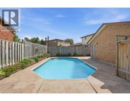 2 LORING Crescent - 44