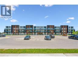 5 WAKE ROBIN Drive UnitNo. 113 - 3