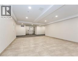5 WAKE ROBIN Drive UnitNo. 113 - 4