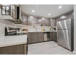 5 WAKE ROBIN Drive UnitNo. 113 - 8