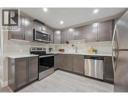 5 WAKE ROBIN Drive UnitNo. 113 - 9