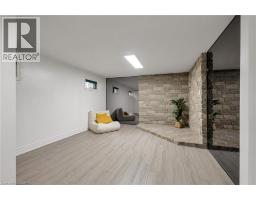 72 PINEMEADOW Crescent - 18