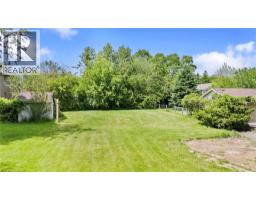 404 HAMILTON Drive - 42
