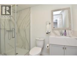 74 LAMPMAN Drive - 33