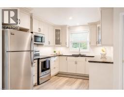 121 HEMLOCK Road - 9