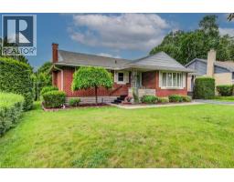 104 ELGIN Crescent - 2