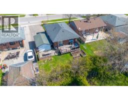 90 PRINCE CHARLES Drive - 39