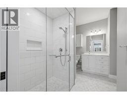 305 HENRY Street S - 23