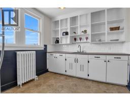 54 BRUCE Street - 32