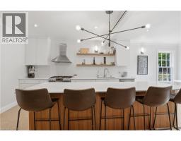 115 ROSLIN Avenue S - 8