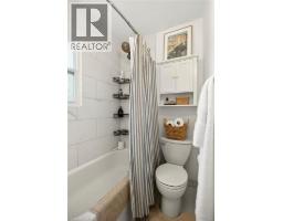 152 LONDON Street S - 35