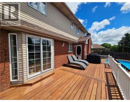120 LYNNDALE Road - 39