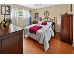 10 HELGA Court - 12