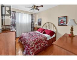 10 HELGA Court - 14