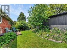 10 HELGA Court - 31