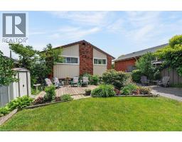 10 HELGA Court - 32