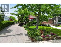 10 HELGA Court - 35