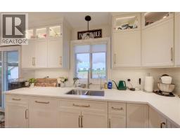 32 APPLEWOOD Street - 14