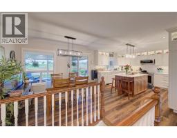 32 APPLEWOOD Street - 16