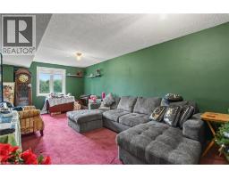 2100 KEVIN Crescent - 33