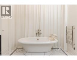 300 RANDALL Street UnitNo. PH1 - 31