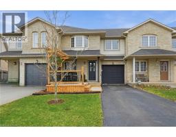 14 KENYON Crescent - 2